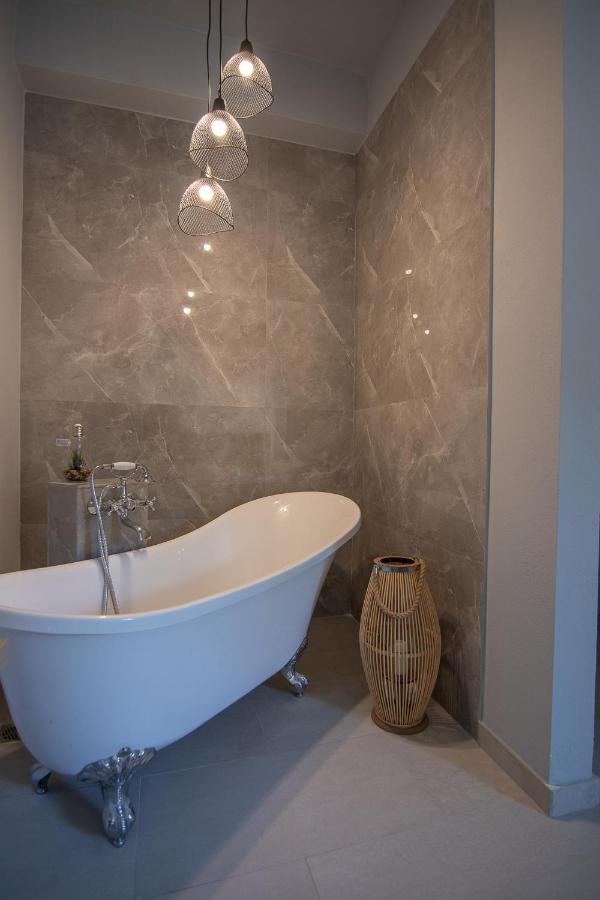 Georgianna'S Suite With Private Pool , 'Greysuite' Kómboi Dış mekan fotoğraf