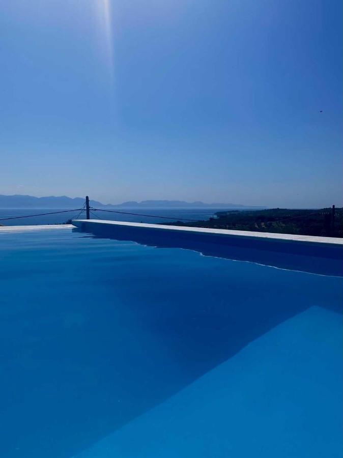 Georgianna'S Suite With Private Pool , 'Greysuite' Kómboi Dış mekan fotoğraf